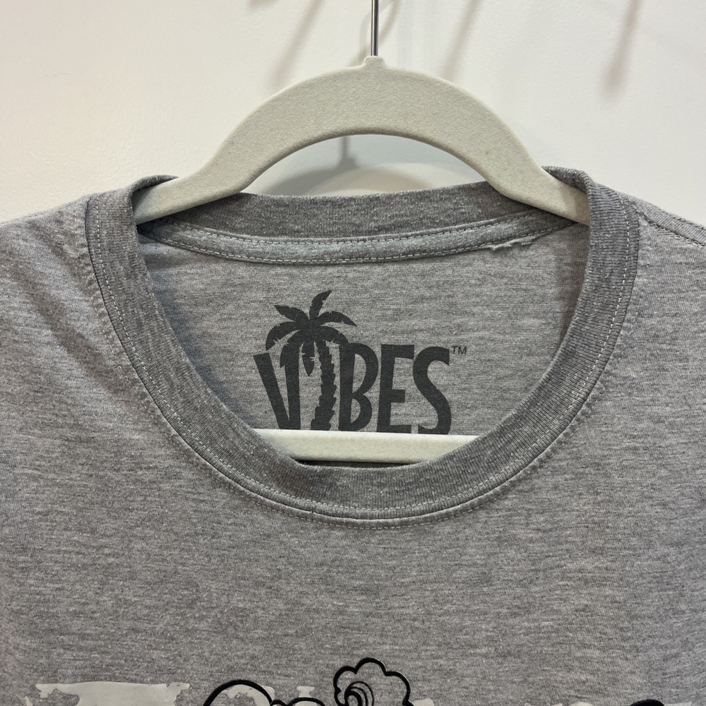 Bailey Apparel Vibes Skull Geisha Fan Graphic T Shirt Gray Size M Short‎ Sleeve - Picture 2 of 6